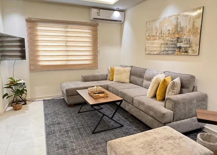 Chic 3-Br Tala Almajd Villas In Upscale District Alnahdah Family Only