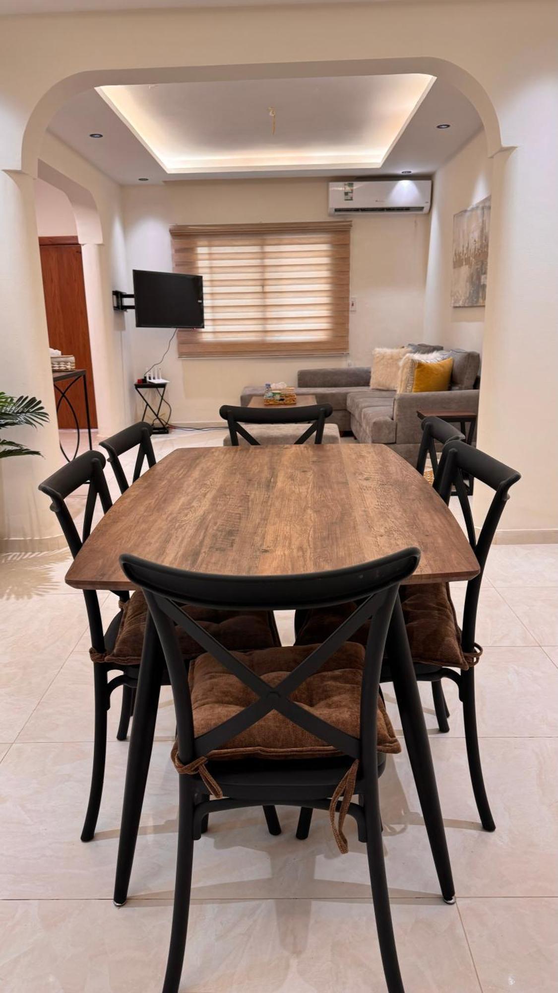 Chic 3-br Tala Almajd In Upscale District Alnahdah Family Only